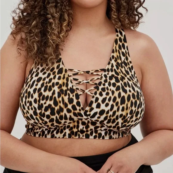 Torrid 5X Wireless XO Triangle Cheetah Plunge Bikini Top - Picture 2 of 9